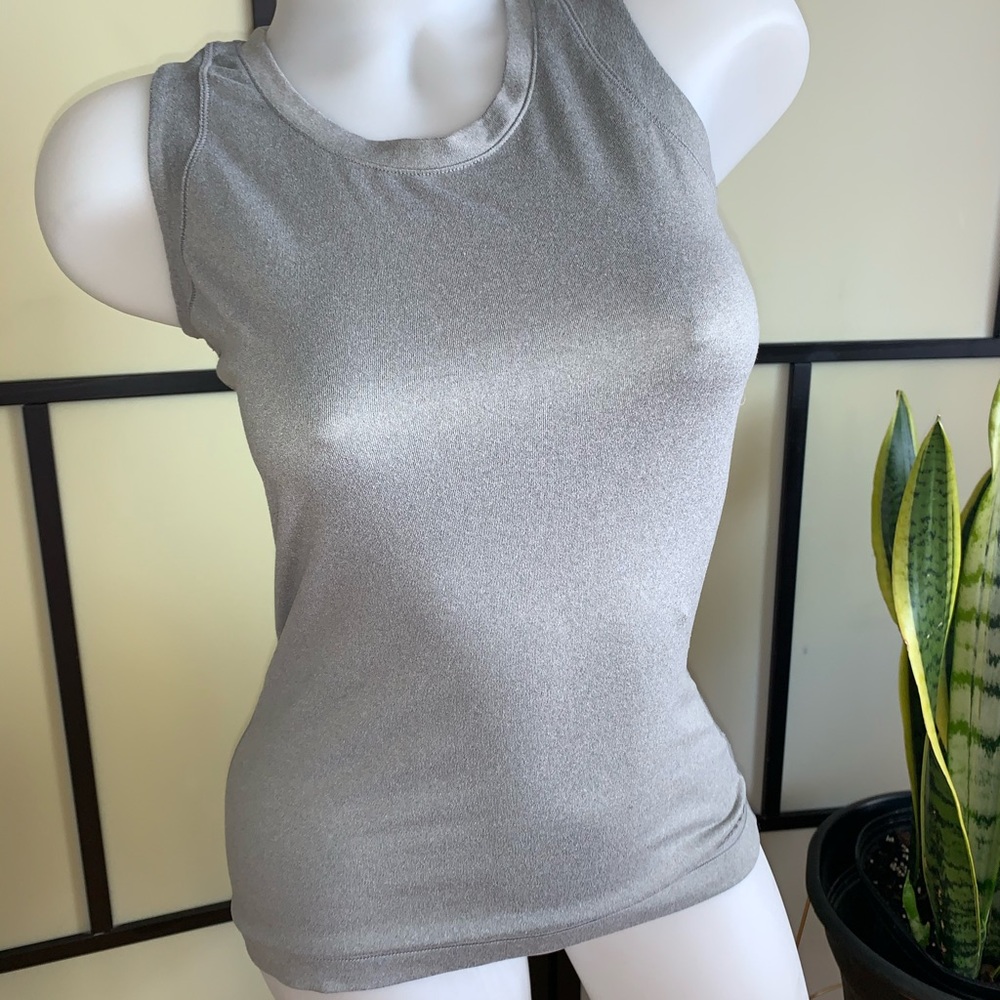 Under Armour tank